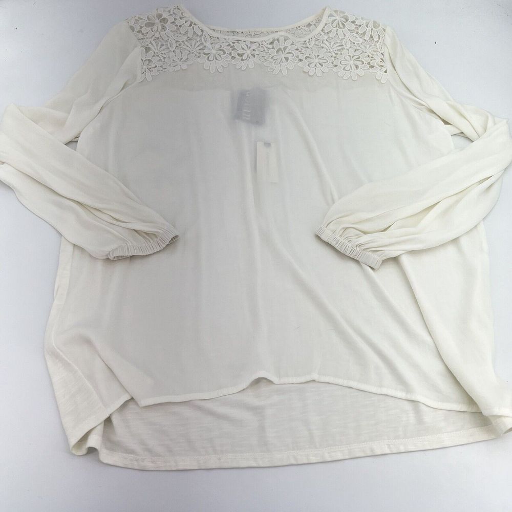 Dolan Ivory Lace Neckline Blouse Size Medium NWT
